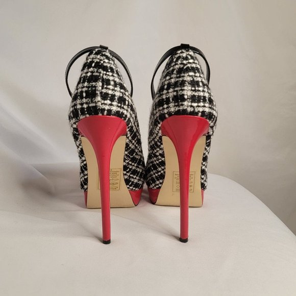 MADISON ASHLEE Heels; Black/Red; Size 9 - Picture 4 of 8